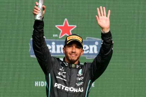 Mercedes tipped to offer Lewis Hamilton new contract during winter ‘quiet time’ in F1 season break