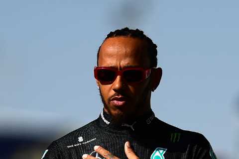 Lewis Hamilton gives fans major update on F1 future after retirement rumours