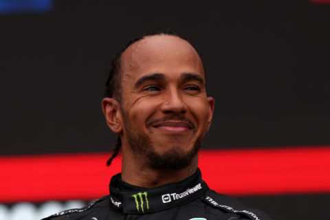 People are just noticing Lewis Hamilton’s bizarre steering wheel technique as F1 mechanic gives explanation