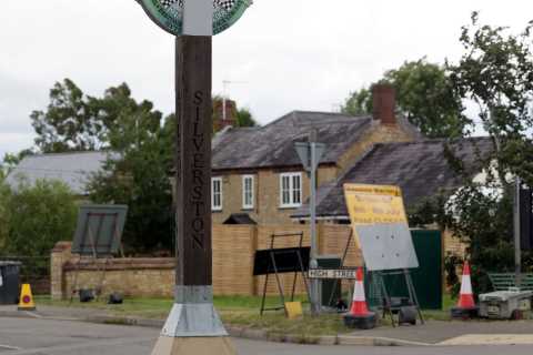 I live by Silverstone – F1 fans always knock on our door for annoying reason… it led to funny encounter with Katie Price