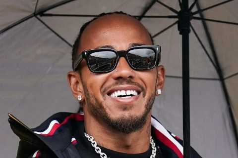 Lewis Hamilton Commits to Formula One with New Mercedes Deal
