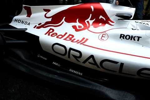 Red Bull's Gone Rogue: White Livery in Japan Has Everyone Talking (and Tsunoda's Grinning)